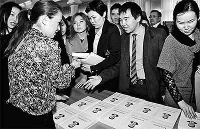 《習近平談治國理政》是如何走向世界的？